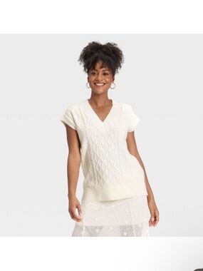 NWT Universal Threaf Women's Cream Cable-Knit V-Neck Sweater Top Size M